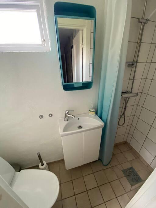 Charmig Liten Laegenhet Pa Oesterlen Sankt Olof Esterno foto