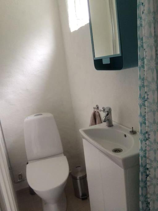 Charmig Liten Laegenhet Pa Oesterlen Sankt Olof Esterno foto